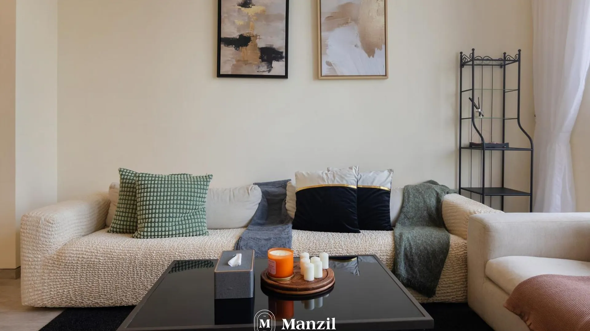Stylish 1Br Apartment With Canal Views In Business Bay Dubai